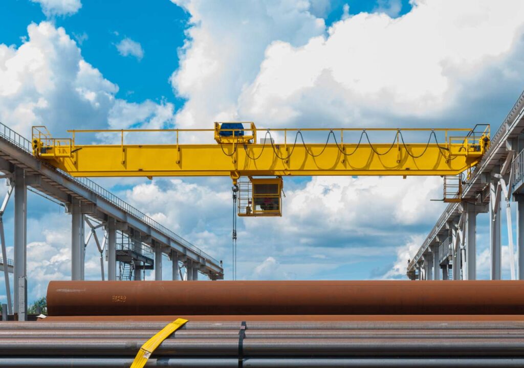 Ampio parco macchine per lavorazione metalli con frese e torni a Brescia | V. e B. Impianti Service